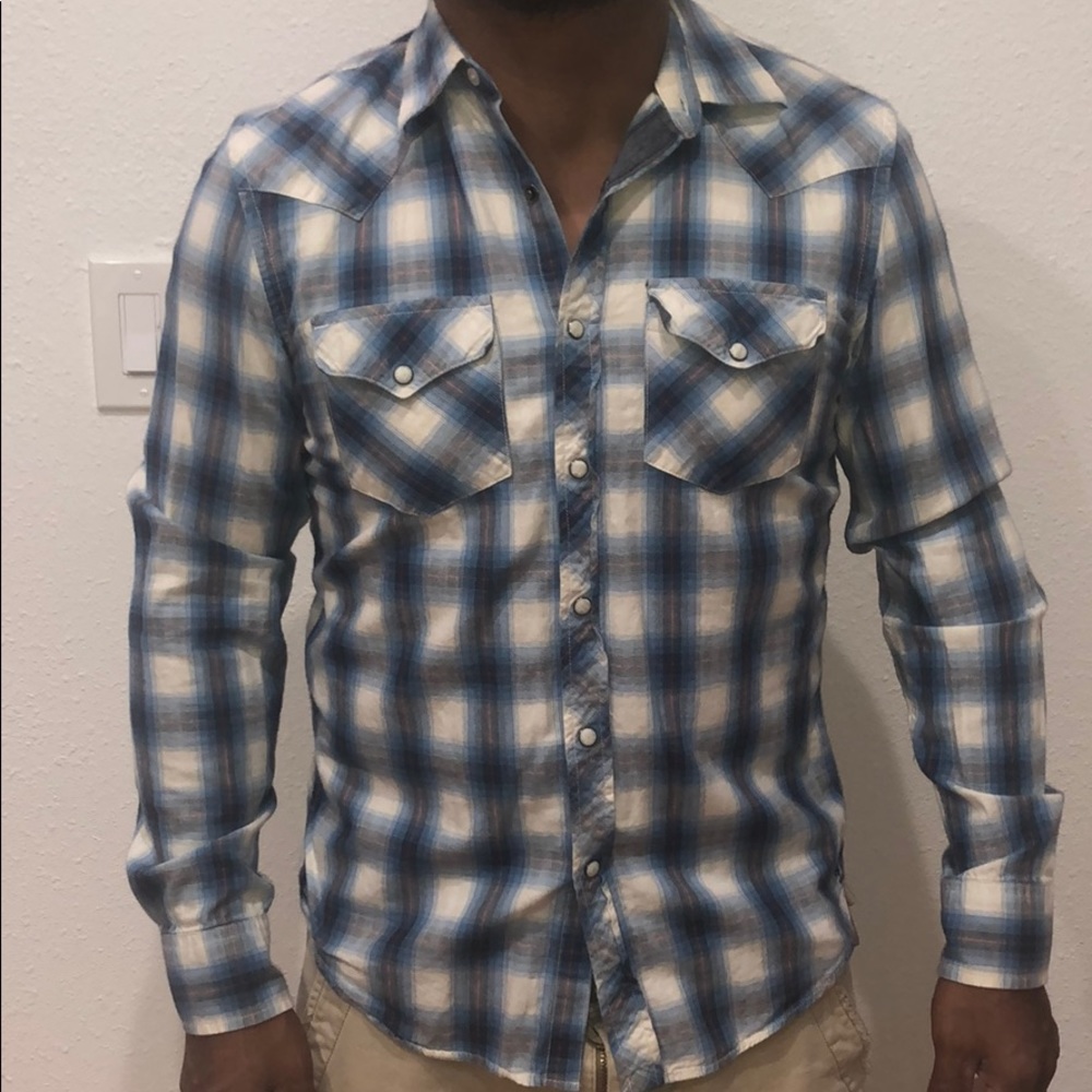 American Outfitters Men’s Long-Sleeve Button Down